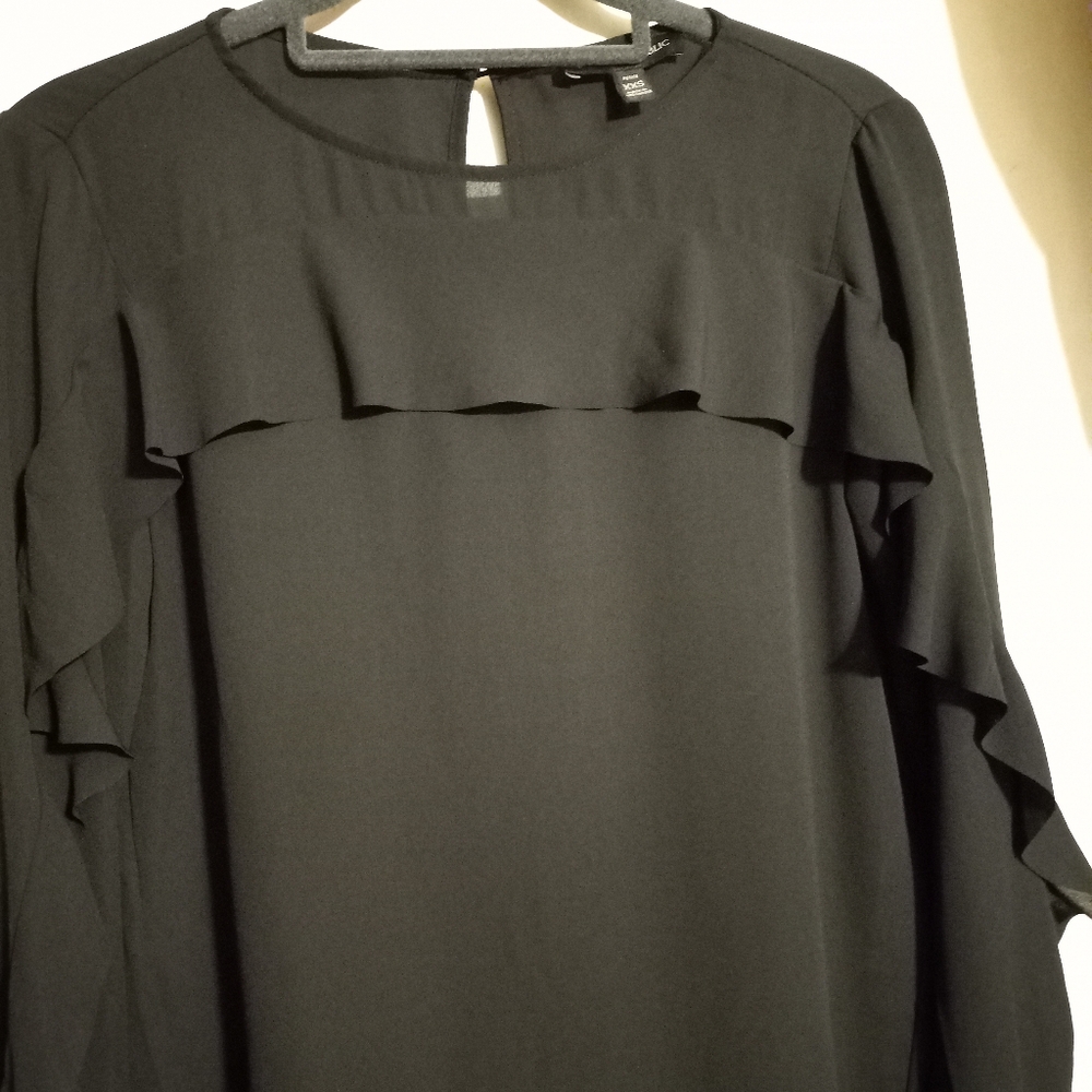 Long sleeve Ruffle Front Top - Picture 4 of 11